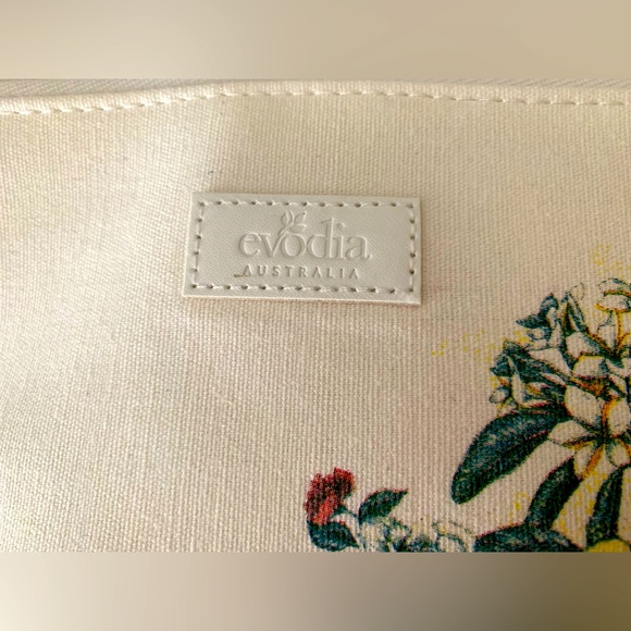 Evodia Canvas Floral Print Bag - Picture 2 of 4